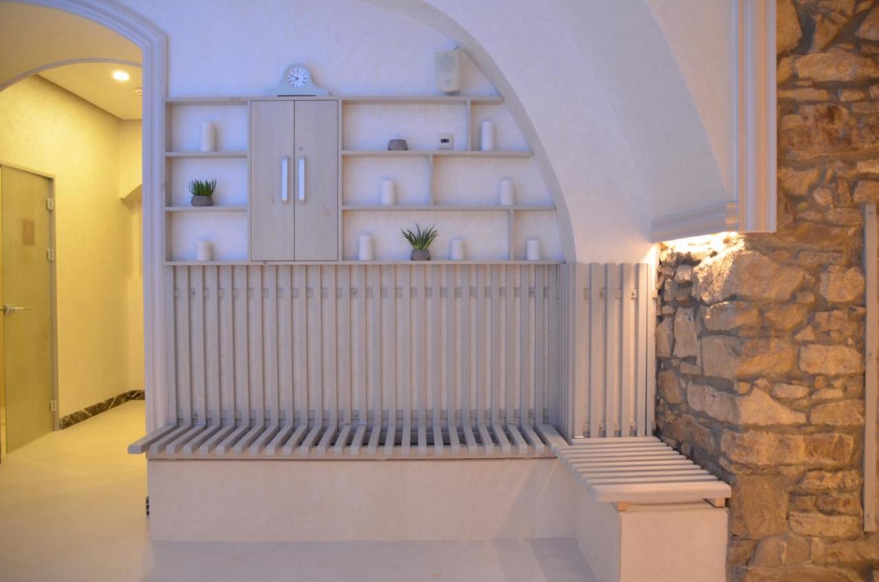 Allureinn Hotel And Spa Чернивци Екстериор снимка