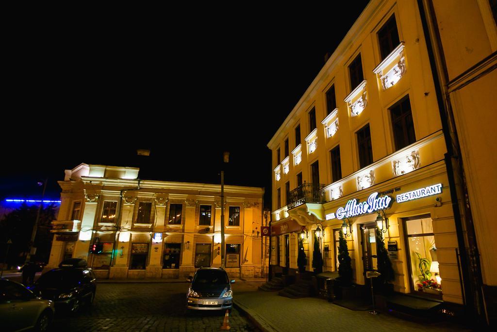 Allureinn Hotel And Spa Чернивци Екстериор снимка
