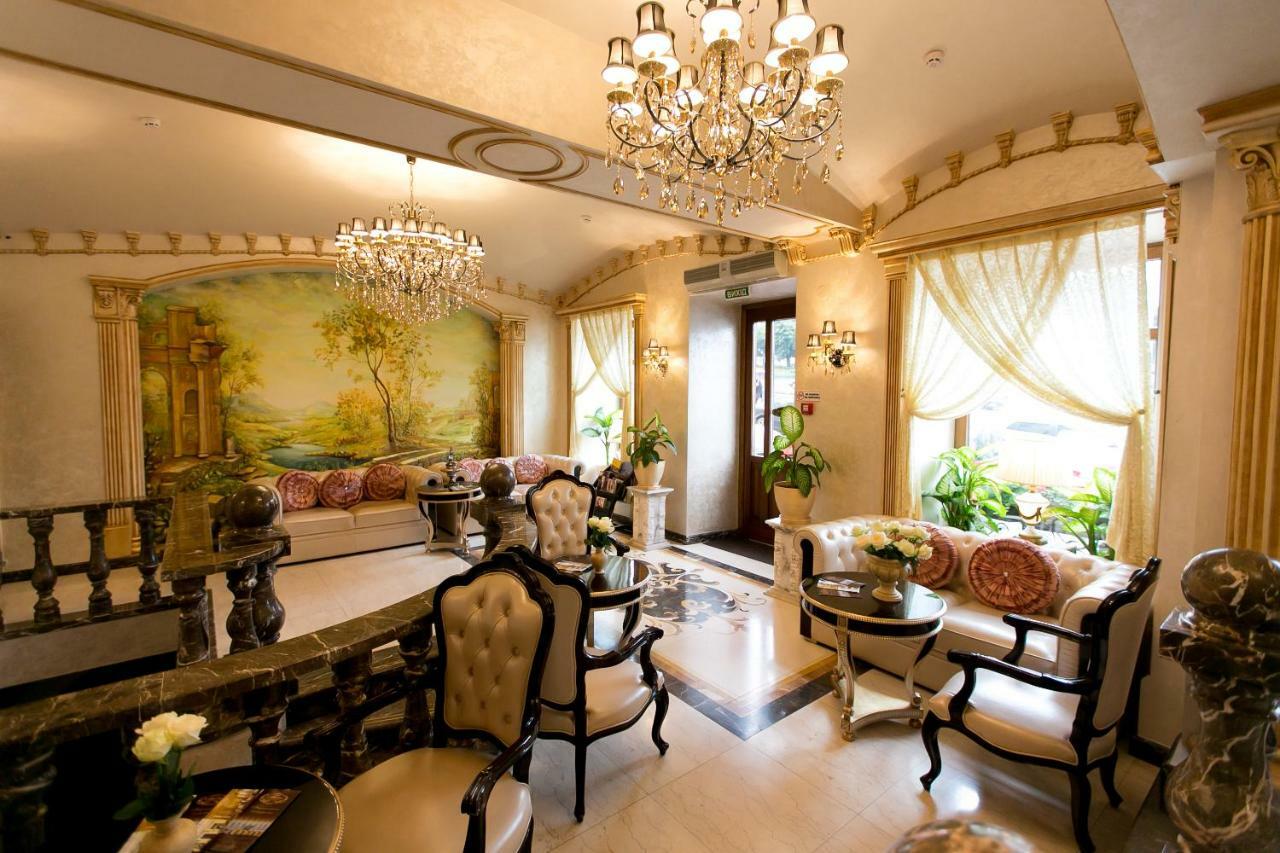 Allureinn Hotel And Spa Чернивци Екстериор снимка